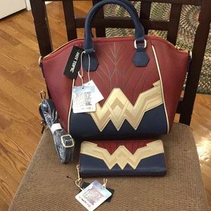 Wonder Woman Loungefly Purse and Wallet